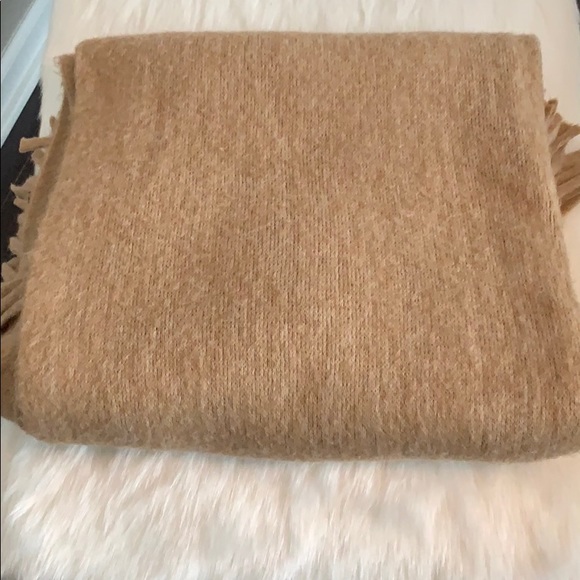 Ann Taylor beige oversized fringed scarf wrap - Picture 8 of 8